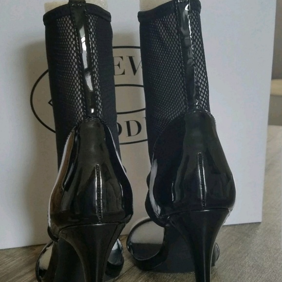 Heels - Picture 5 of 5